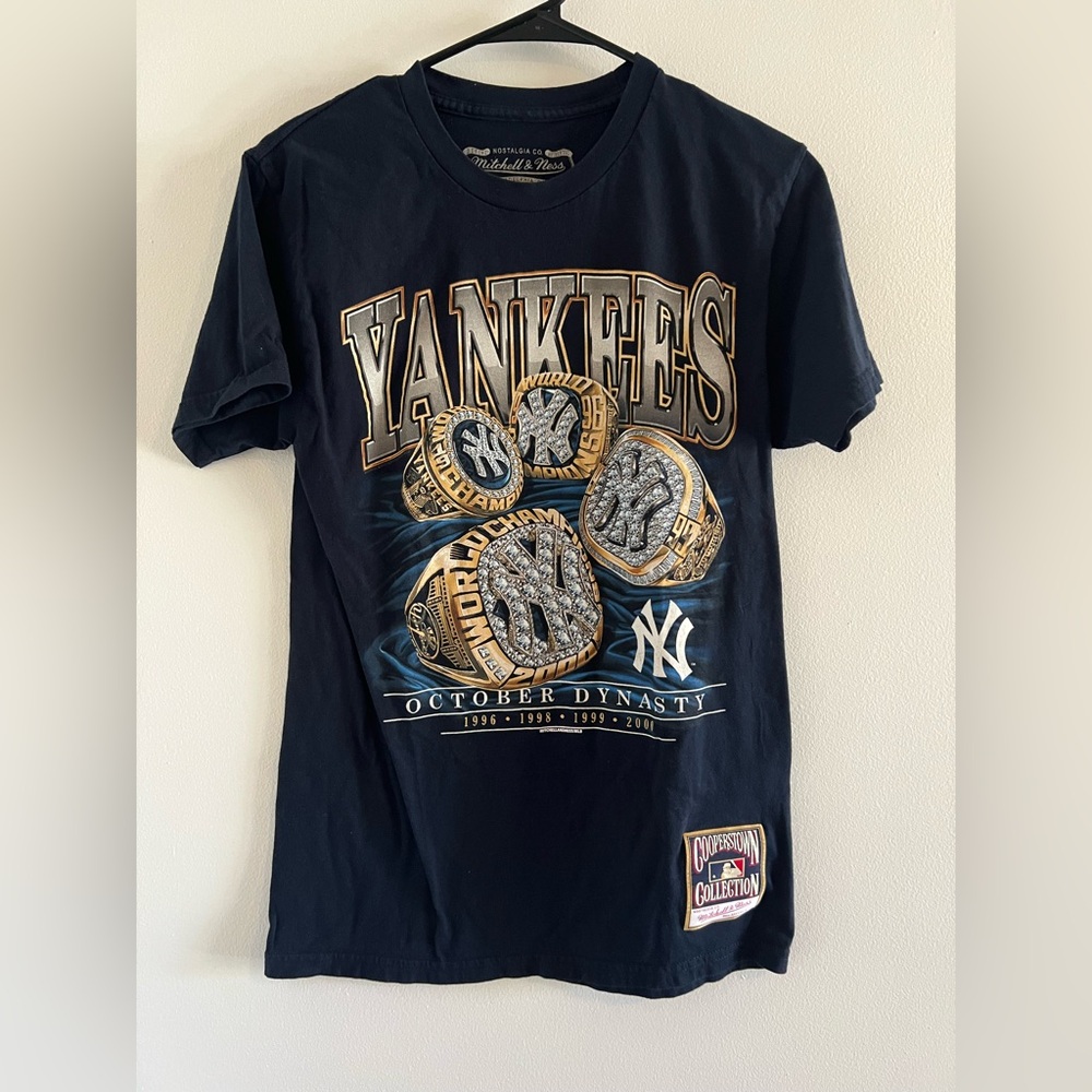 Unisex Mitchell & Ness NY Yankees Navy Tee with Gold Accents